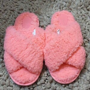Cat & Jack Girls Coral Pink‎ Size L (4-5) Fuzzy Slippers Hard Sole